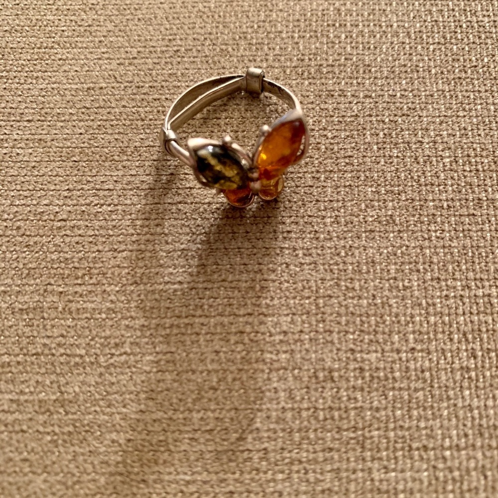 Butterfly ring